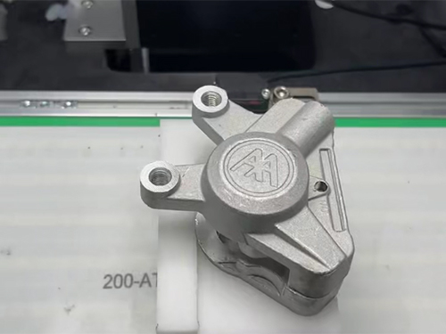 汽车五金配件喷涂前，...